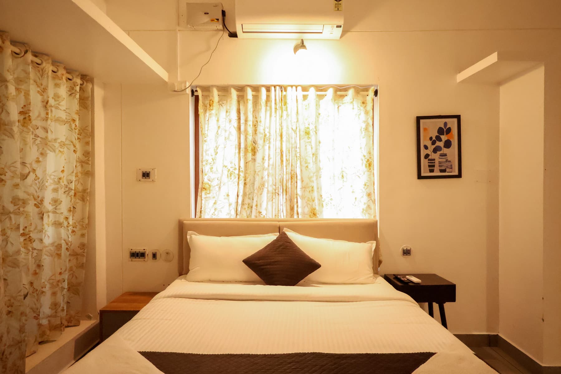 Classic Room thumbnail 2