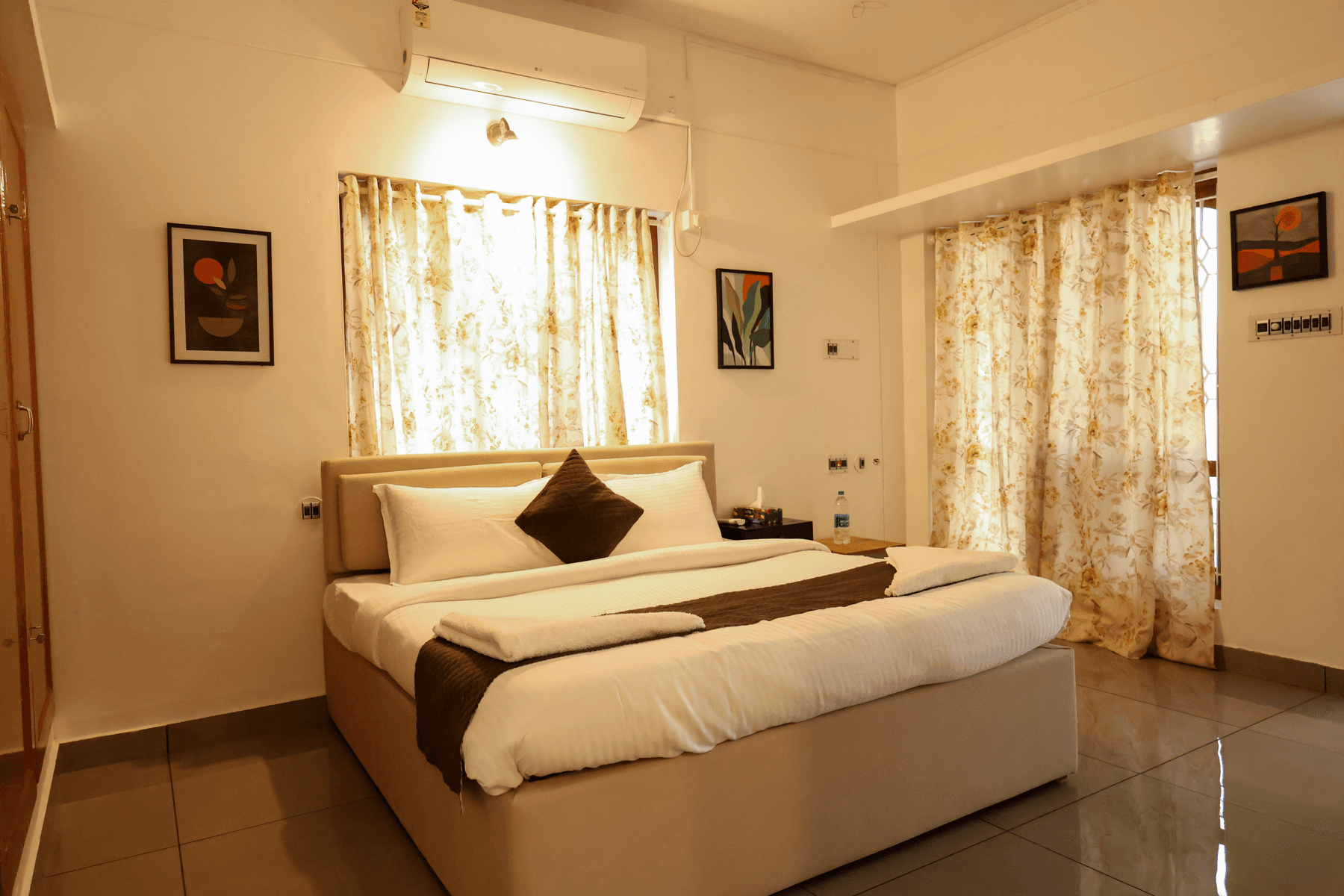 Classic Room thumbnail 4